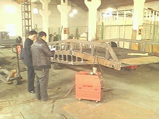 正在制造中的車橋 正在制造中的車橋